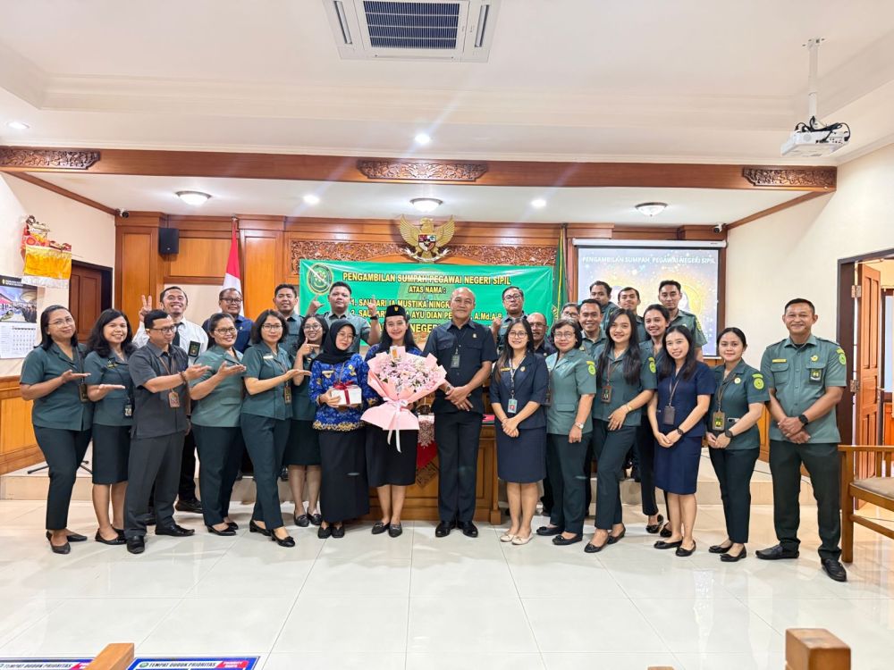 Pengambilan Sumpah Pegawai Negeri Sipil pada Pengadilan Negeri Gianyar