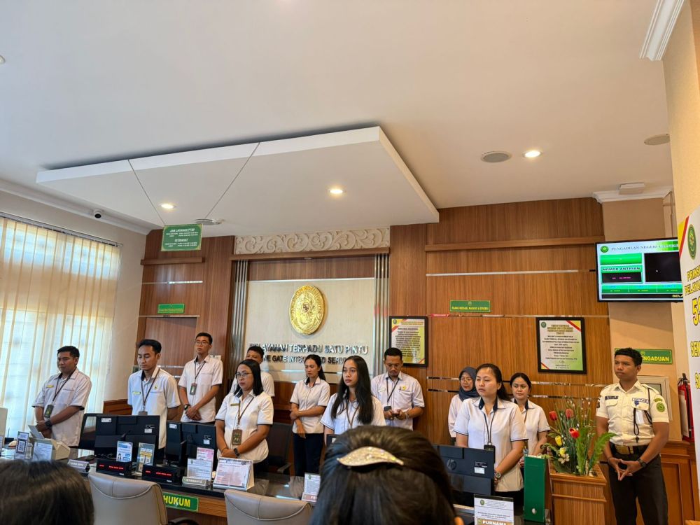 Pelaksanaan Briefing pada Petugas PTSP Pengadilan Negeri Gianyar (08/06/26)
